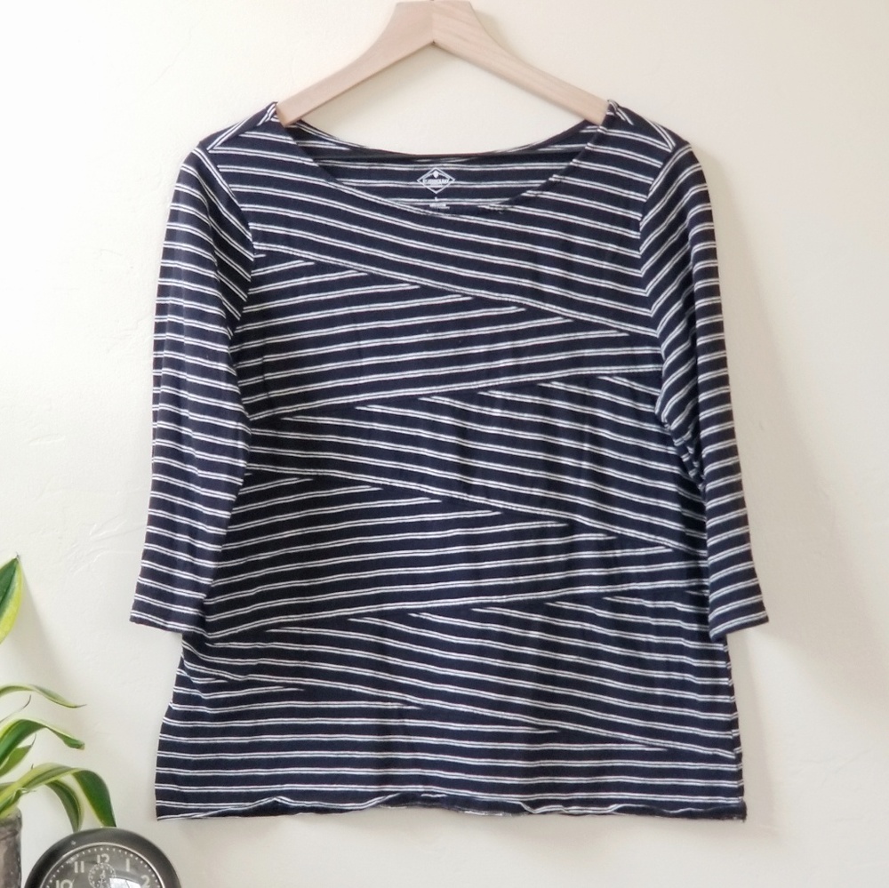 St. John's Bay Top (L)